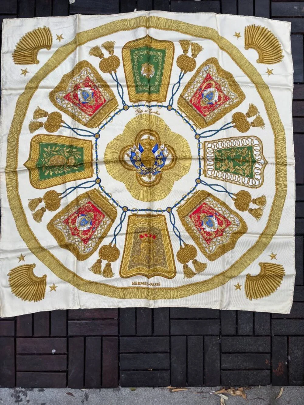 Auth Hermès Gold Poste et Cavalerie Silk Scarf 90 cm by Joachim Metz